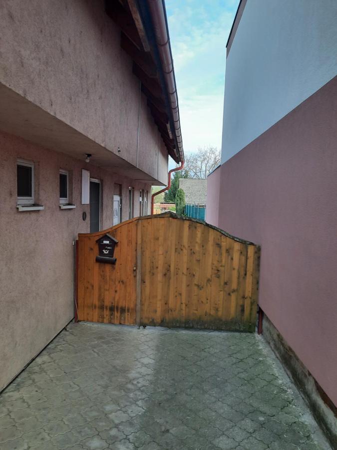 Apartman Chiarita Nemsova Exterior photo