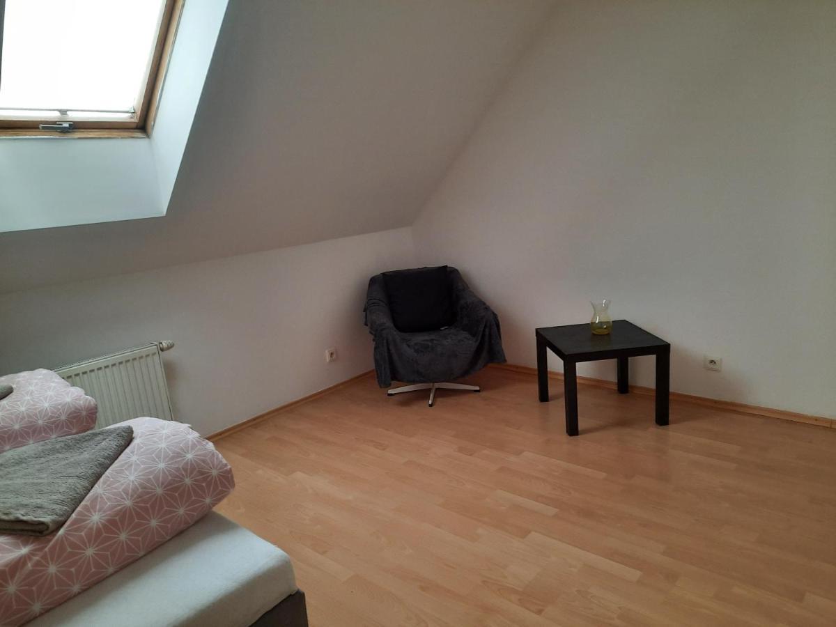 Apartman Chiarita Nemsova Exterior photo